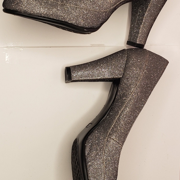 High heels - Picture 4 of 4